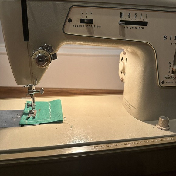 Vintage Fashion Mate Singer Sewing Machine Model 237‎ Carrying Case Heavy Duty - Picture 16 of 16